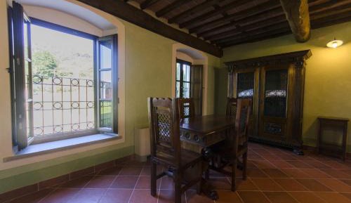 Large One-Bedroom Apartment (3 Adults)