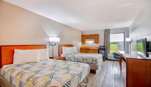 Deluxe Quadruple Room - Non-Smoking