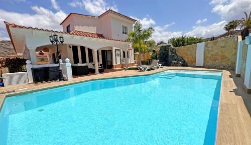 Five-Bedroom Villa (10 Adults)