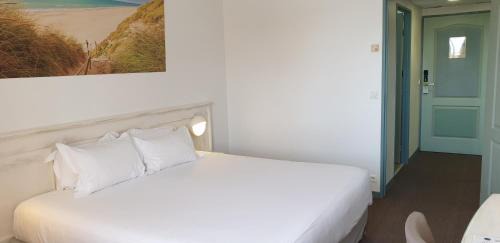 Double Room with Terrace - Wellness Center access - Garden View