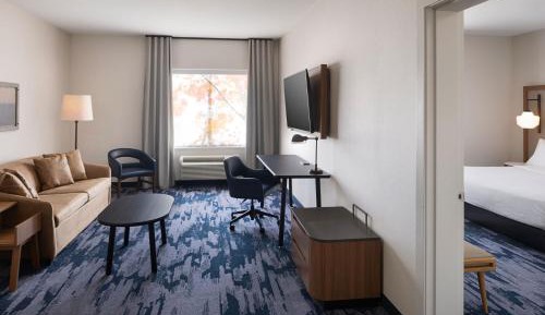 One-Bedroom King Suite with Sofa Bed 