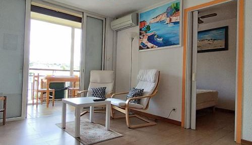 Studio Apartment with One Double Bed