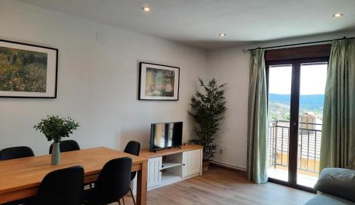 Apartment with Mountain View