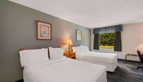 Queen Room with Two Queen Beds - Disability Access