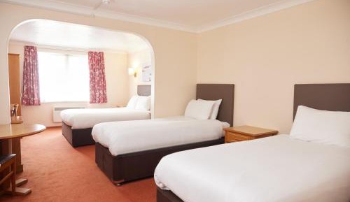 Family Room (2 Adults + 2 Children)