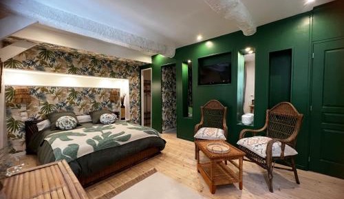 Double Room with Private Bathroom