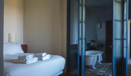 Deluxe Double or Twin Room with Mountain View