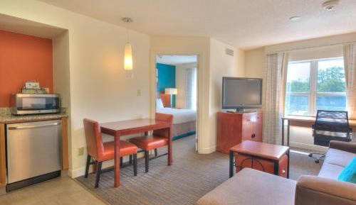 One-Bedroom Queen Suite with Sofa Bed