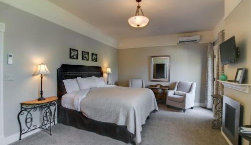 King Room with Balcony