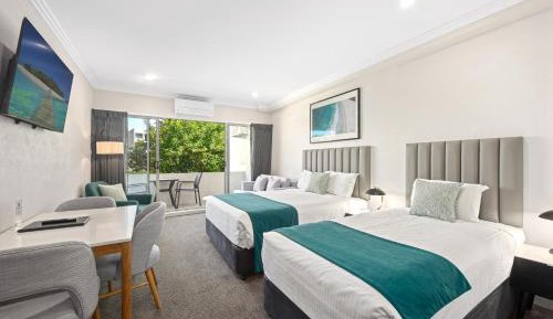 Waterfront Superior Twin Room