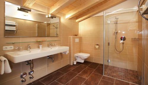 One-Bedroom Apartment (2-5 Adults)