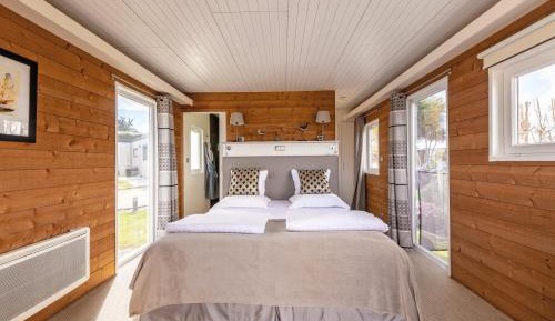 Double Room with Sea View and Terrasse