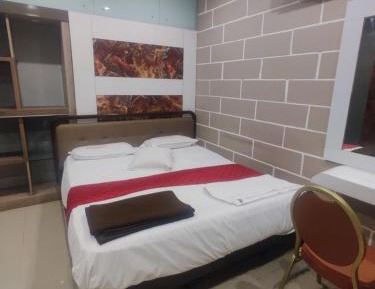 Deluxe King Suite