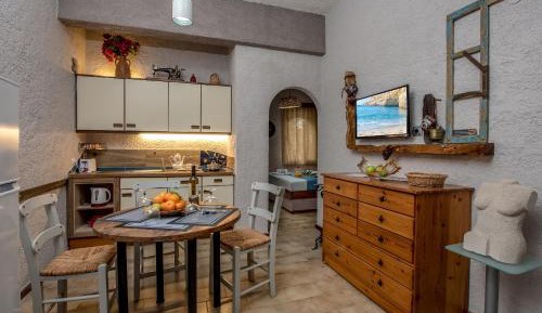Apartment with Garden View