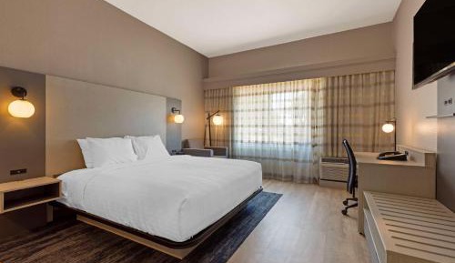 King Room with Bath Tub - Disability Access/Non-Smoking