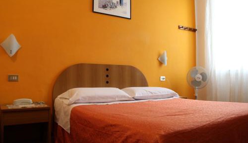 Standard Double Room with Shared Bathroom