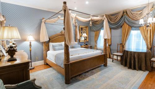 Patriot's Room 102