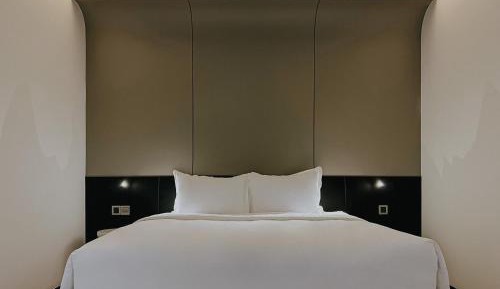 Superior King Suite