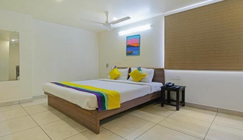 [Sanitized] Deluxe Double Room