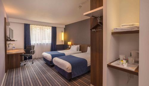 Standard Room with Free Hot Breakfast