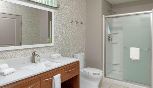 One-Bedroom King Suite - Non-Smoking