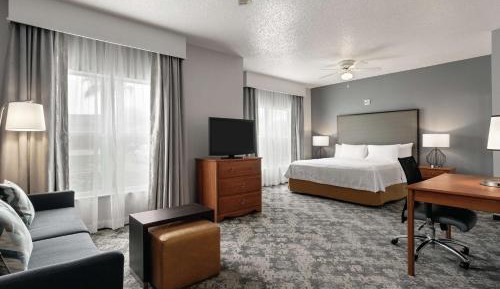 One-Bedroom King Suite - Non-Smoking
