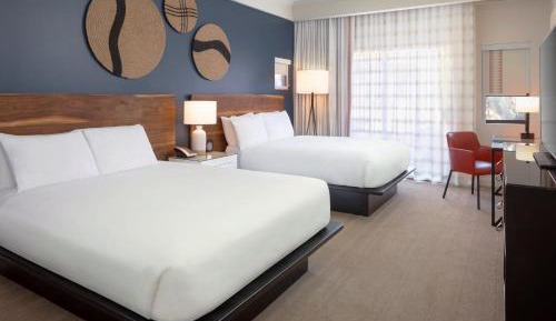 Queen Room with Two Queen Beds - Disability Access with tub