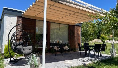 Deluxe Bungalow with Garden View