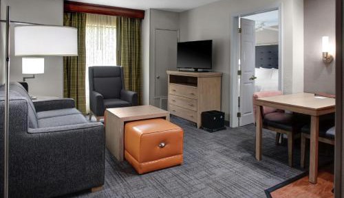 One-Bedroom King Suite - Non-Smoking