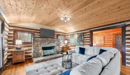Four-Bedroom Holiday Home