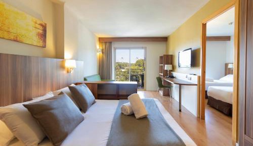 Family Suite (2 Adults)
