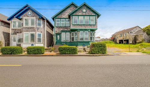 Eight-Bedroom House