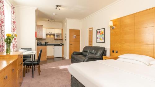 Studio with Sofa Bed