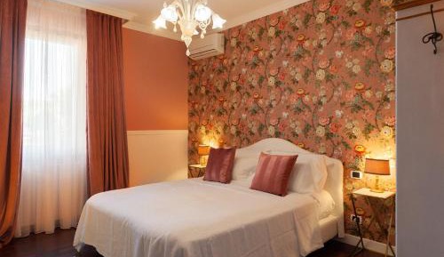 Queen Room with Garden View