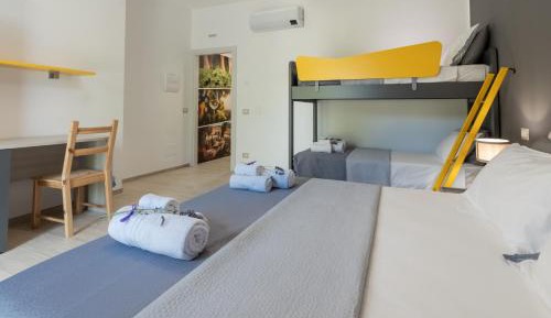 Family Room with Garden View