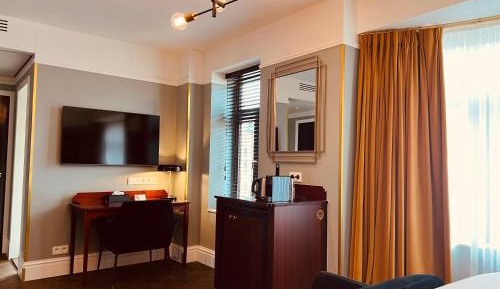 Premium Single Room