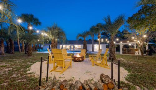 Six-Bedroom Holiday Home