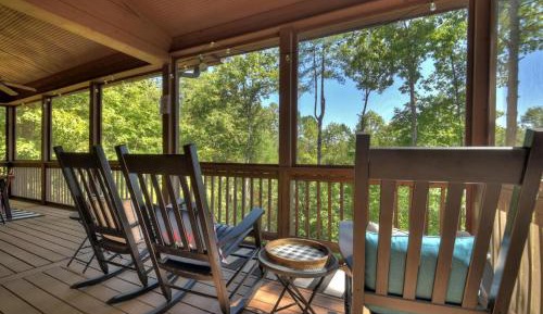 Three-Bedroom Holiday Home 