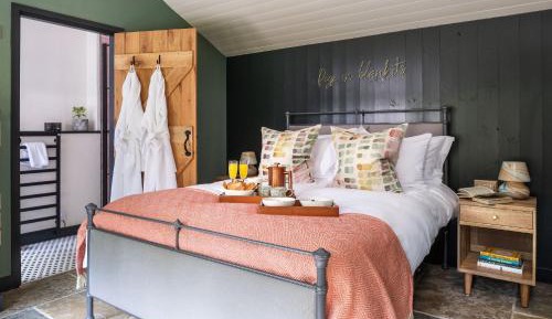 One-Bedroom Cottage