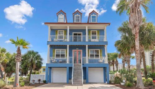 Four-Bedroom Holiday Home