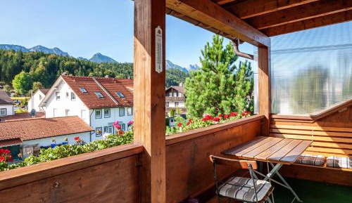 Superior One-Bedroom Apartment with Balcony