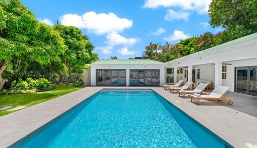 Four-Bedroom Holiday Home