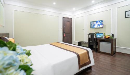 Deluxe Double or Twin with internal window