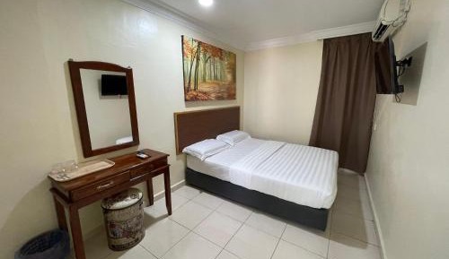 Standard Queen Room