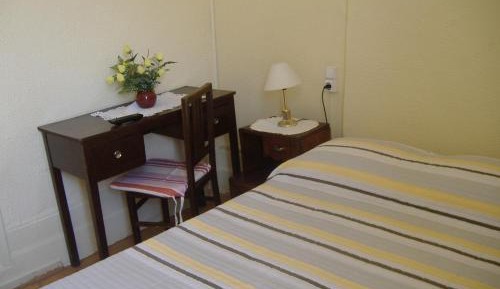 Deluxe Room (2 Adults + 1 Child)
