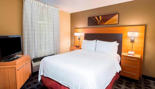Two-Bedroom Queen Suite with Sofa Bed