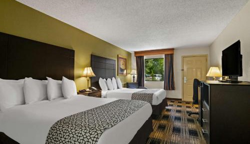 Queen Room with Two Queen Beds - Non-Smoking