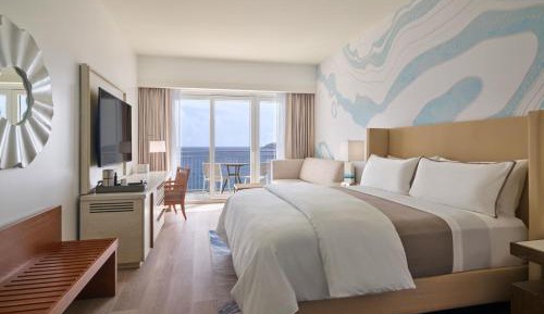 Deluxe King Room with Balcony and Ocean View