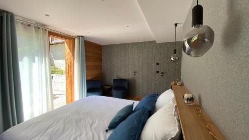 Double Room with Mountain View