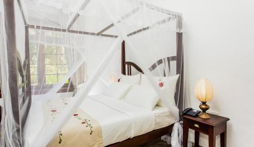 Bungalow Room 